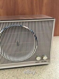 Vintage Zenith C845 High Fidelity AM/FM Table Top Tube Radio Works