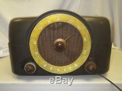 Vintage Zenith COBRA MATIC Bakelite Phonograph AM Tube Radio Record Player