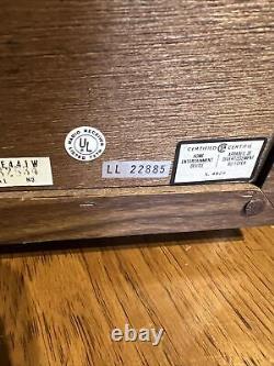 Vintage Zenith E-441W X-Tube Table AM/FM Radio #CO235361