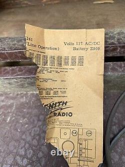 Vintage Zenith Glass Tube Flip Up AM Suitcase Traveling Mid Century G503 Radio