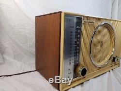 Vintage Zenith High Fidelity AM FM Long Distance Tube Radio H845 8H20 Table Mod