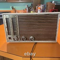 Vintage Zenith High Performance Radio