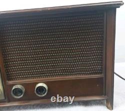 Vintage Zenith Long-Distance Tube Power Radio Model X334 Works GREAT