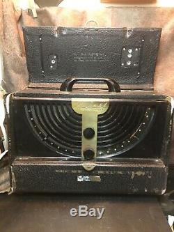 Vintage Zenith Long Distance Tube Radio Model 6G001. Powers Up. Art Deco Look