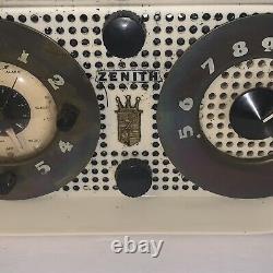 Vintage Zenith Model 5G03 G-516 Owl Eye Tube Radio Bakelite Art Deco White READ