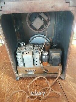 Vintage Zenith Model 5-S-127 Tombstone Radio Looks Great Perfect for Restoration