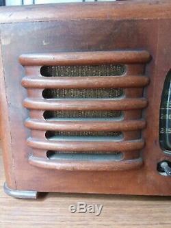 Vintage Zenith Model 6D525 Table Top Tube radio Toaster 2-36 not working as is
