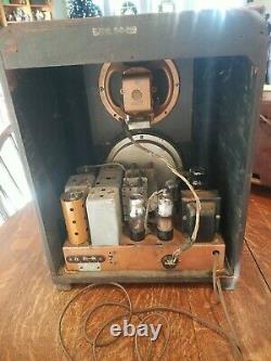 Vintage Zenith Model 6-S-229 Tombstone Radio Restored Working! Looks Great