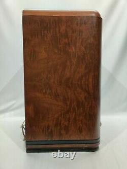 Vintage Zenith Model 6-S-229 Tombstone Style Tube Radio in Wooden Case