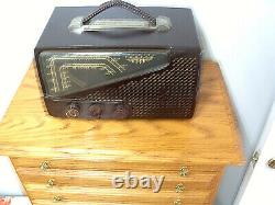 Vintage Zenith Model 7H822 AM/FM Tube Radio Brown Bakelite Case works