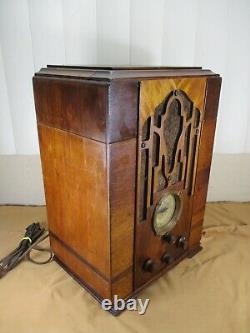 Vintage Zenith Model 807 Tombstone Style Radio Wood Case Series K circa. 1930's