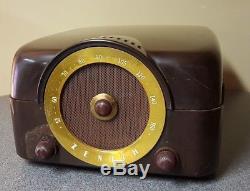 Vintage Zenith Model J 664 Cobramatic Radio Phonograph Bakelite Cabinet Tabletop