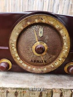 Vintage Zenith Model K725 AM/FM Tube Tabletop Radio Built 1952/53