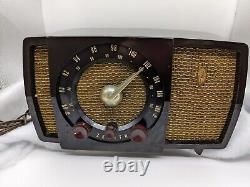 Vintage Zenith Model S-17366 Bakelite Tube Radio