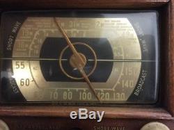 Vintage Zenith Radio. 1940s Model 6S528