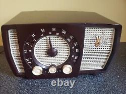 Vintage Zenith Radio Model Y723 WORKING