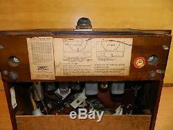 Vintage Zenith Radio/Phono Model 5R085-Z Includes Records