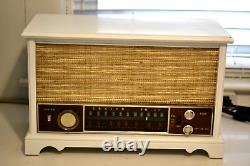 Vintage Zenith S-58040 Updated Bluetooth Conversion Radio in Wooden Cabinet