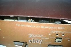 Vintage Zenith Tube AM Clock Radio Model R-519R Bakelite Brown