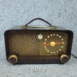 Vintage Zenith Tube Radio Model 5D811 Brown Bakelite AM Portable MCM Works