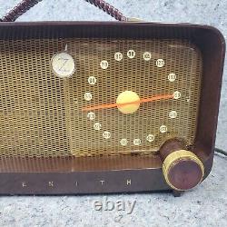 Vintage Zenith Tube Radio Model 5D811 Brown Bakelite AM Portable MCM Works