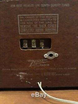 Vintage Zenith Tube Radio, Model # 7H820. Good Working Condition