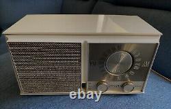 Vintage Zenith Tube Radio Model M723 -35 Watts-AMPS. 35 Brown-Fully Tested