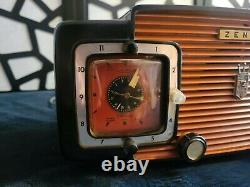 Vintage Zenith Tube Radio Model S-20558 Clock Radio Orange Bakelite working