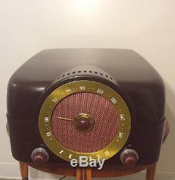 Vintage Zenith cobra matic model H664 Phonograph/Radio