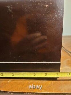 Vintage mid century Zenith Table Radio Model 8H023 Tested Works