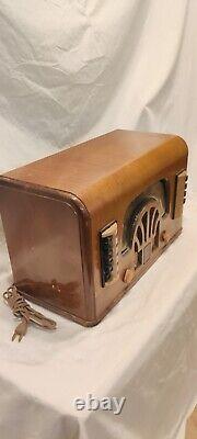Vintage zenith #6R631 tube radio. Working. Se description. Eco shipping. Nice
