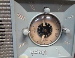 Vinyage Zenith Model J733 AM/FM Alarm Clock Radio