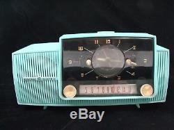 Vtg Retro General Electric Turquoise C-416C and Zenith R519-W Clock Radios