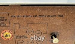 Vtg Zenith White/Ivory Table Top AM Vacuum Tube Radio E514 MCM Decor Mid Century