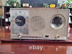 Working Vintage Zenith Clock Radio