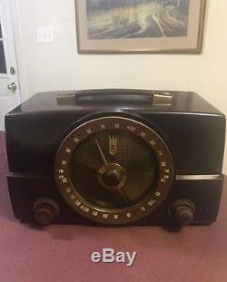 Working Vintage Zenith Walnut Bakelite Tube Radio Model K-725, Art Deco 1950s