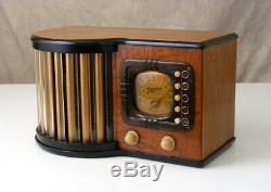 ZENITH 5R317 ART DECO Glass Rod Vintage 1939 World's Fair Tube RADIO RESTORED