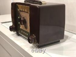 ZENITH H615 Radio 1951 Gorgeous Bakelite Cabinet and WORKING