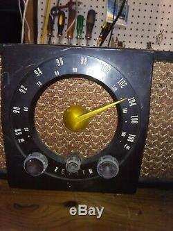ZENITH H723 Bakelite Radio Great Cosmetic Condition and it Works