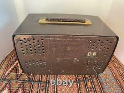 ZENITH H724 AM / FM vacuum tube radio brown bakelite body Late 1950s