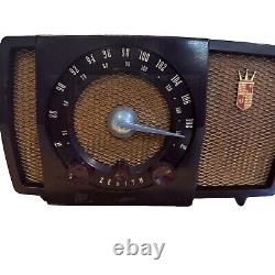 ZENITH Model H723Z AM- FM radio Works Great