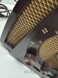 ZENITH Model H723Z AM- FM radio Works Great