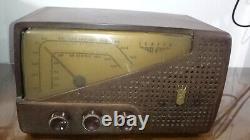 ZENITH RADIO MODEL G723 TUBE AM/FM 1950 Works
