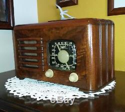 ZENITH Radio Model 6D525 The Toaster (1941)