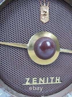 ZENITH TUBE RADIO CORP. MODEL # K725 TABLETOP bakelite 1950's TESTED