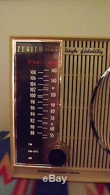 ZENITH VINTAGE WOOD TABLETOP MODEL H-845 AM/FM RADIO RESTORED & WORKING