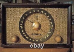 ZENITH Wood Cabinet (1956) Tube Table AM/FM Radio