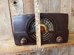 Zenith 1940s Bakelite Tube Radio Vintage Estate Find