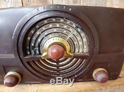 Zenith 1940s Bakelite Tube Radio Vintage Estate Find