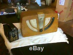Zenith 1946 Model 6d030e Tabletop Am Radio. Wood, Brass Case. Works